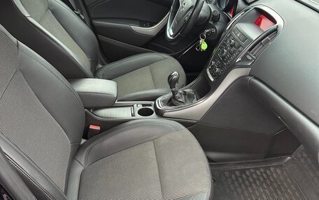 Opel Astra J, 2011 год, 640 000 рублей, 9 фотография