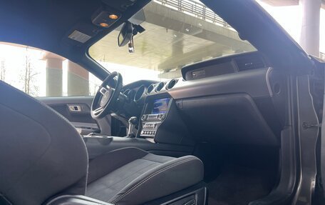 Ford Mustang VI рестайлинг, 2020 год, 3 330 000 рублей, 10 фотография