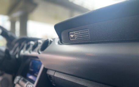 Ford Mustang VI рестайлинг, 2020 год, 3 330 000 рублей, 31 фотография