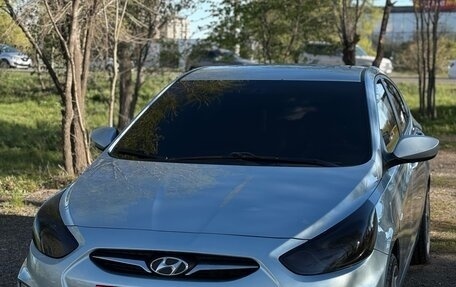 Hyundai Solaris II рестайлинг, 2013 год, 655 000 рублей, 2 фотография