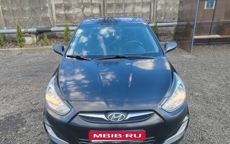 Hyundai Solaris II рестайлинг, 2011 год, 600 000 рублей, 2 фотография