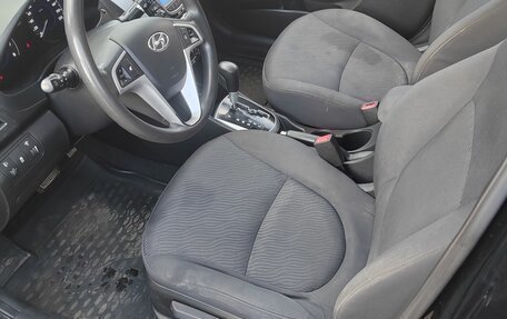 Hyundai Solaris II рестайлинг, 2011 год, 600 000 рублей, 8 фотография