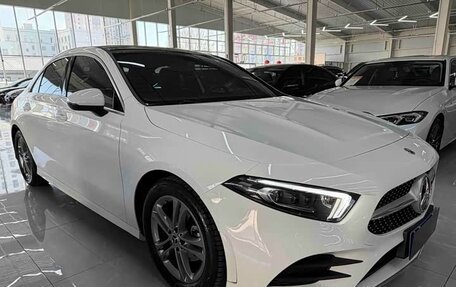 Mercedes-Benz A-Класс, 2022 год, 2 450 000 рублей, 3 фотография