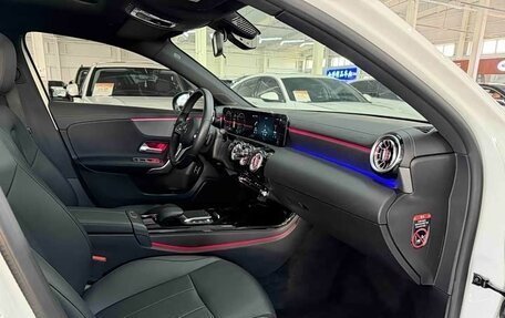 Mercedes-Benz A-Класс, 2022 год, 2 450 000 рублей, 8 фотография