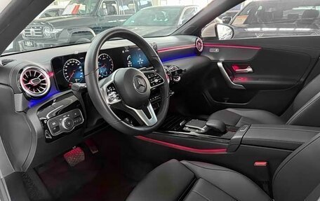 Mercedes-Benz A-Класс, 2022 год, 2 450 000 рублей, 9 фотография