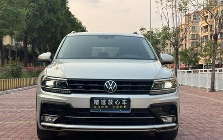 Volkswagen Tiguan II, 2023 год, 2 700 000 рублей, 2 фотография