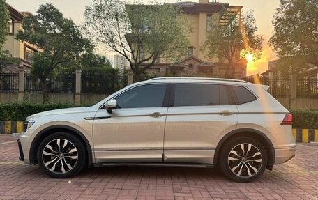 Volkswagen Tiguan II, 2023 год, 2 700 000 рублей, 7 фотография