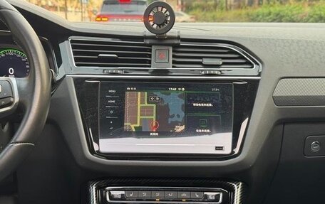 Volkswagen Tiguan II, 2023 год, 2 700 000 рублей, 11 фотография