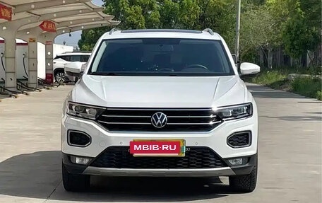 Volkswagen T-Roc I, 2023 год, 1 600 000 рублей, 2 фотография