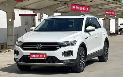Volkswagen T-Roc I, 2023 год, 1 600 000 рублей, 1 фотография