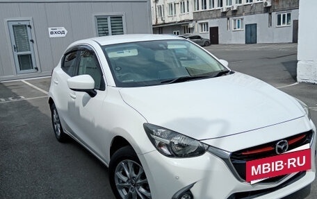 Mazda Demio IV, 2016 год, 800 000 рублей, 3 фотография