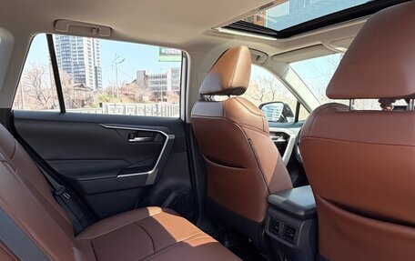 Toyota RAV4, 2019 год, 3 099 000 рублей, 10 фотография
