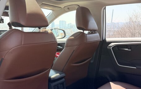 Toyota RAV4, 2019 год, 3 099 000 рублей, 11 фотография