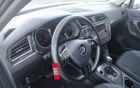 Volkswagen Tiguan II, 2019 год, 2 450 000 рублей, 10 фотография