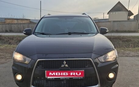 Mitsubishi Outlander III рестайлинг 3, 2010 год, 1 350 000 рублей, 2 фотография