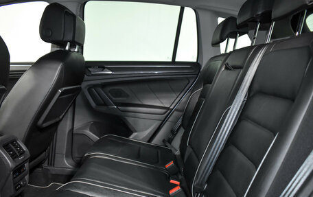 Volkswagen Tiguan II, 2018 год, 2 790 000 рублей, 13 фотография