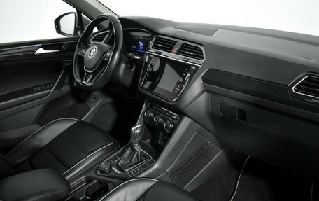 Volkswagen Tiguan II, 2018 год, 2 790 000 рублей, 14 фотография