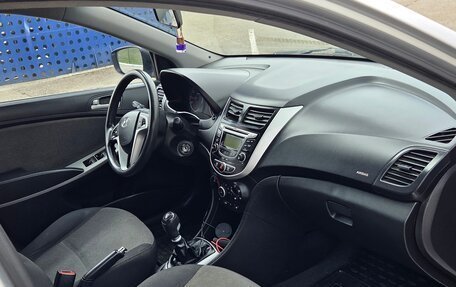 Hyundai Solaris II рестайлинг, 2011 год, 570 000 рублей, 7 фотография