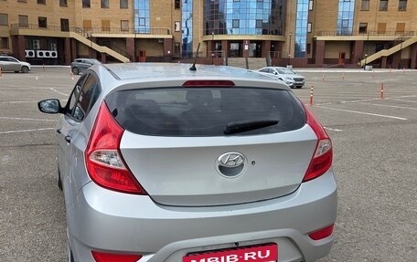 Hyundai Solaris II рестайлинг, 2011 год, 570 000 рублей, 4 фотография