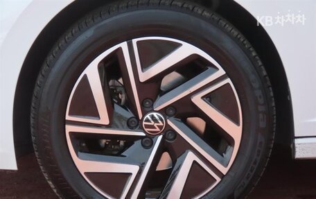 Volkswagen Jetta VII, 2023 год, 1 920 000 рублей, 20 фотография