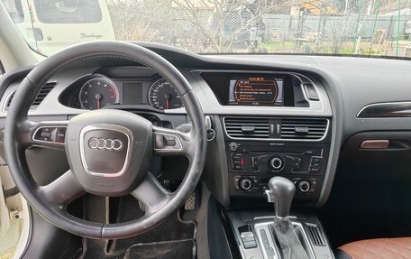 Audi A4, 2011 год, 850 000 рублей, 8 фотография