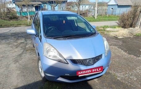 Honda Fit III, 2008 год, 550 000 рублей, 2 фотография