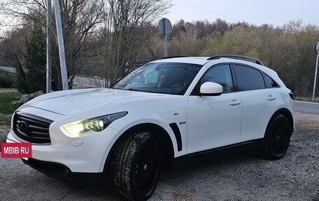 Infiniti QX70, 2013 год, 1 950 000 рублей, 2 фотография