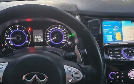 Infiniti QX70, 2013 год, 1 950 000 рублей, 16 фотография