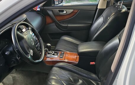 Infiniti QX70, 2013 год, 1 950 000 рублей, 18 фотография