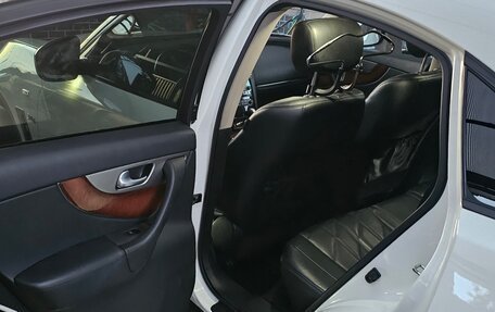 Infiniti QX70, 2013 год, 1 950 000 рублей, 21 фотография