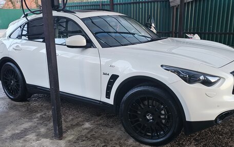 Infiniti QX70, 2013 год, 1 950 000 рублей, 23 фотография
