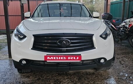 Infiniti QX70, 2013 год, 1 950 000 рублей, 27 фотография