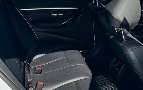 BMW 3 серия, 2018 год, 1 950 000 рублей, 11 фотография