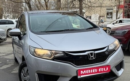 Honda Fit III, 2016 год, 1 050 000 рублей, 2 фотография