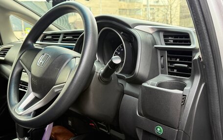 Honda Fit III, 2016 год, 1 050 000 рублей, 12 фотография