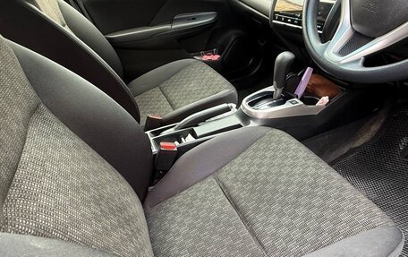 Honda Fit III, 2016 год, 1 050 000 рублей, 10 фотография