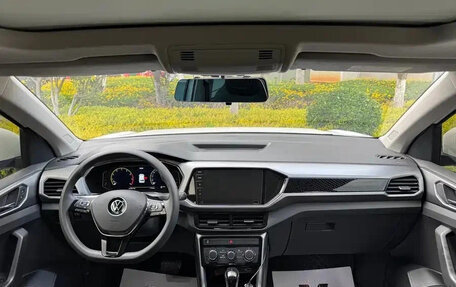 Volkswagen T-Cross I, 2023 год, 1 269 003 рублей, 10 фотография
