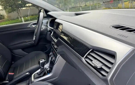 Volkswagen T-Cross I, 2023 год, 1 269 003 рублей, 17 фотография