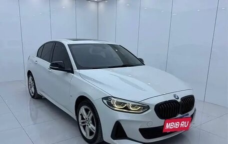 BMW 1 серия, 2022 год, 1 800 000 рублей, 2 фотография