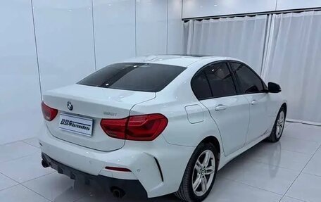 BMW 1 серия, 2022 год, 1 800 000 рублей, 4 фотография