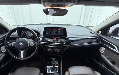 BMW 1 серия, 2022 год, 1 800 000 рублей, 15 фотография
