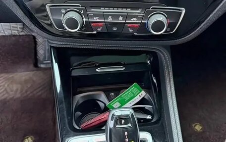 BMW 1 серия, 2022 год, 1 800 000 рублей, 10 фотография