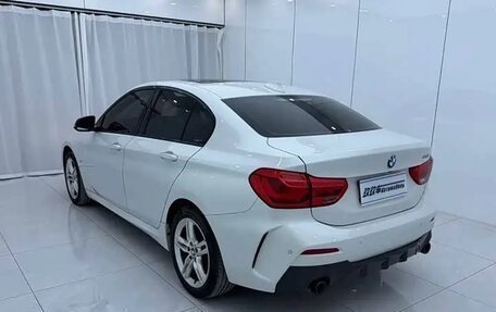 BMW 1 серия, 2022 год, 1 800 000 рублей, 5 фотография