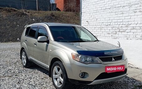 Mitsubishi Outlander III рестайлинг 3, 2006 год, 1 000 000 рублей, 5 фотография