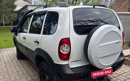 Chevrolet Niva I рестайлинг, 2016 год, 699 000 рублей, 3 фотография