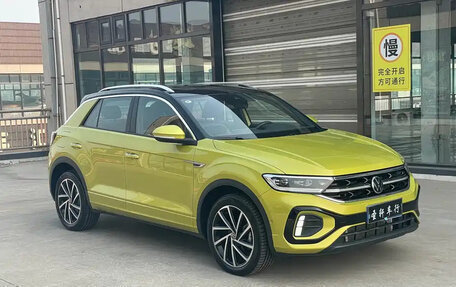 Volkswagen T-Roc I, 2023 год, 1 480 777 рублей, 3 фотография