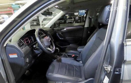 Volkswagen Tiguan II, 2023 год, 2 220 000 рублей, 6 фотография