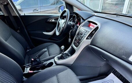 Opel Astra J, 2011 год, 680 000 рублей, 9 фотография