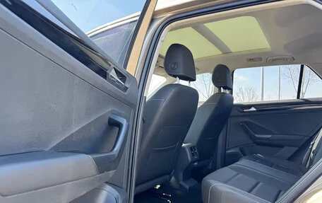 Volkswagen T-Roc I, 2023 год, 1 350 777 рублей, 7 фотография