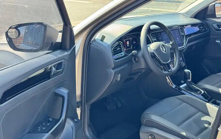 Volkswagen T-Roc I, 2023 год, 1 350 777 рублей, 5 фотография